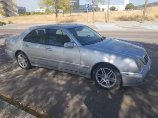 Mercedes-Benz Clase E 2001