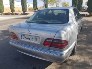 Mercedes-Benz Clase E 2001