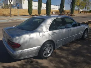 Mercedes-Benz Clase E 2001