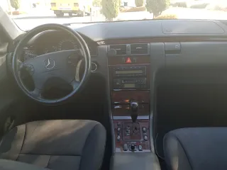 Mercedes-Benz Clase E 2001