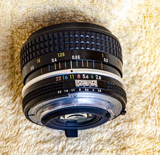 Objetivo NIKKOR 28mm 1:2.8 AI