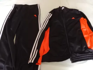 Chándal Adidas Negro y Naranja