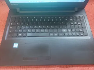 Portátil Lenovo Negro