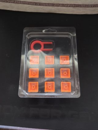 Teclas de repuesto (WASD, flechas, y ESC)