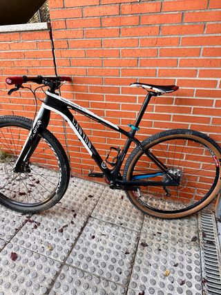 Bicicleta Canyon MTB Carbono
