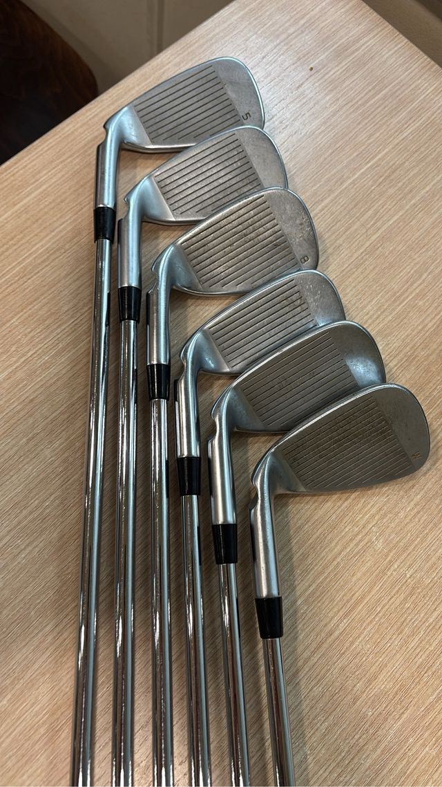 Palos de golf PING G425
