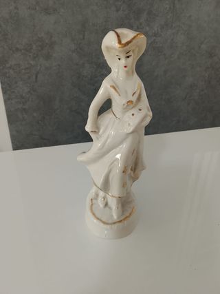 Statuetta Porcellana Donna con Cappello 17cm