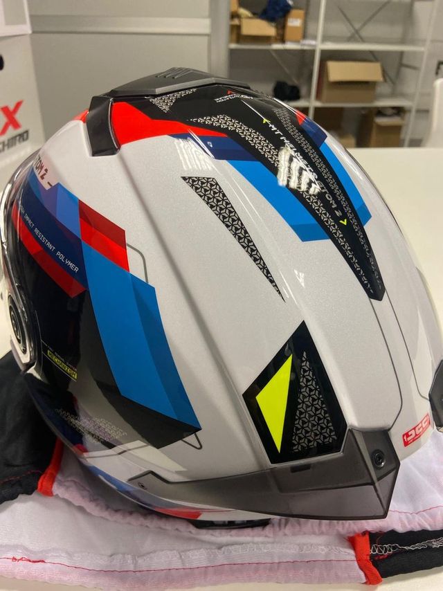 Casco modular mt atom 2 bast de fábrica
