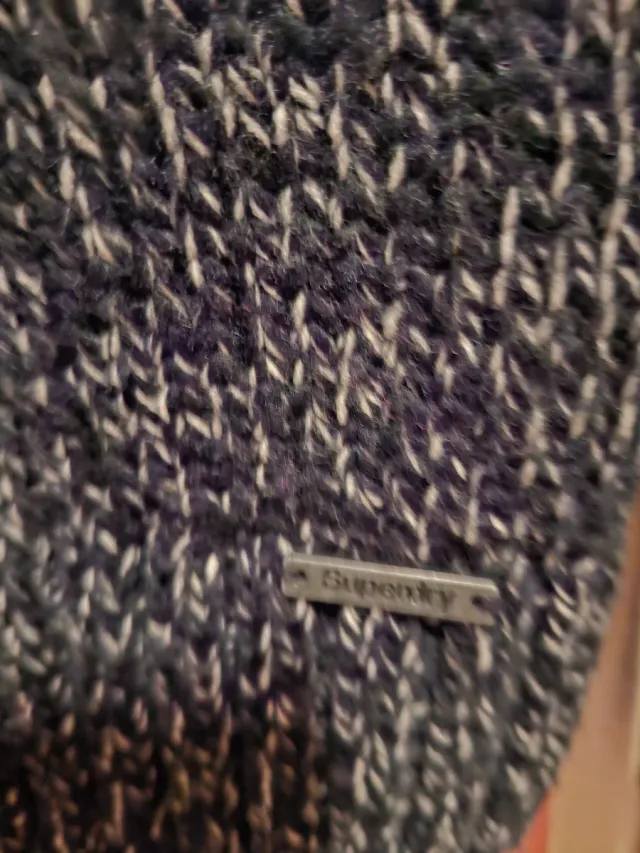 Jersey Superdry cuello alto estampado