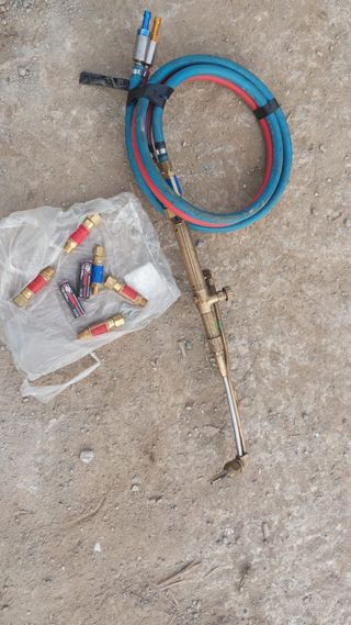Soplete de corte con mangueras y boquillas