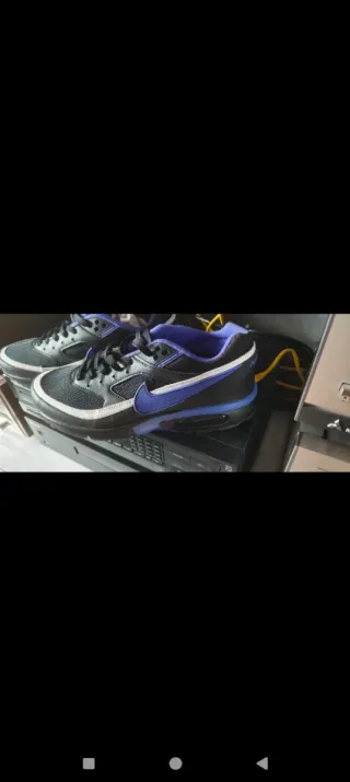 Zapatillas Nike Air Max Negras y Azul (violeta)