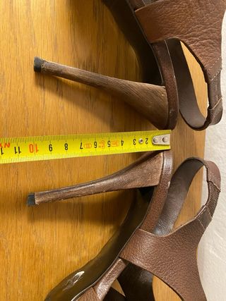 Sandalias de piel marrones