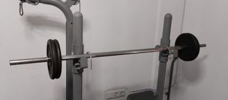 Gimnasio en casa banco pesas multiple