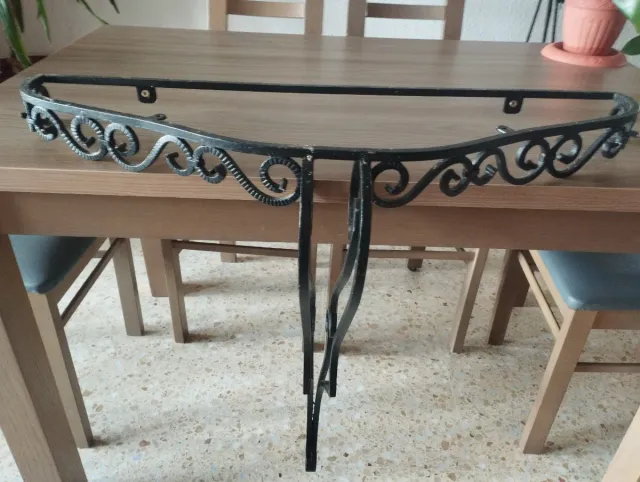 Recibidor de forja negro