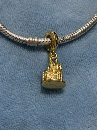 Charm Castillo Dorado Disneyland 