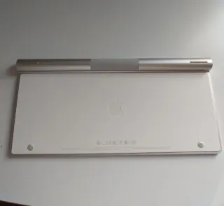 Teclado Apple Plata y Blanco