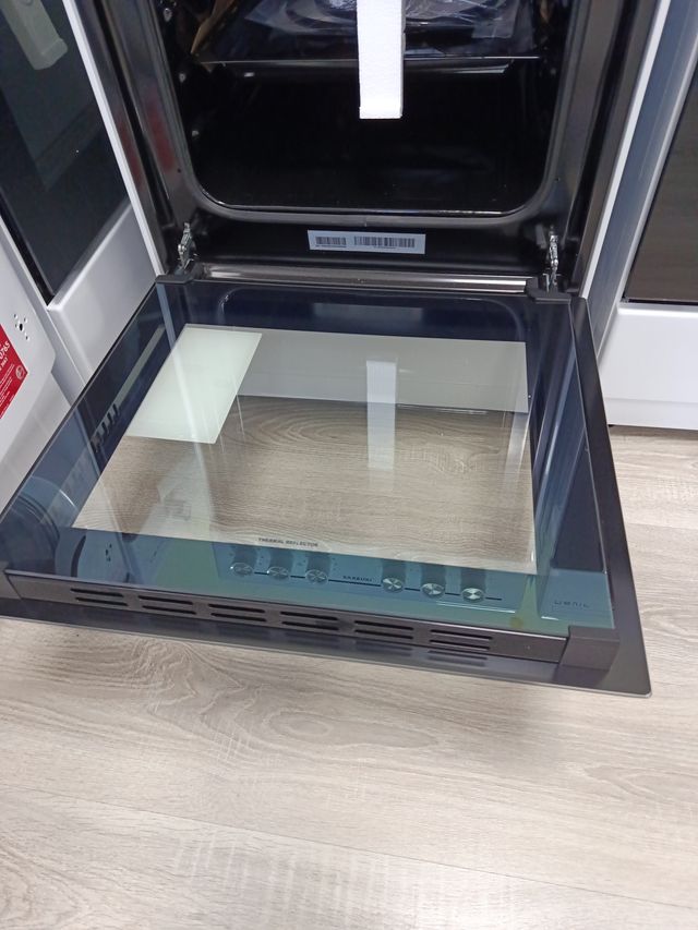 Cocina eléctrica blanca