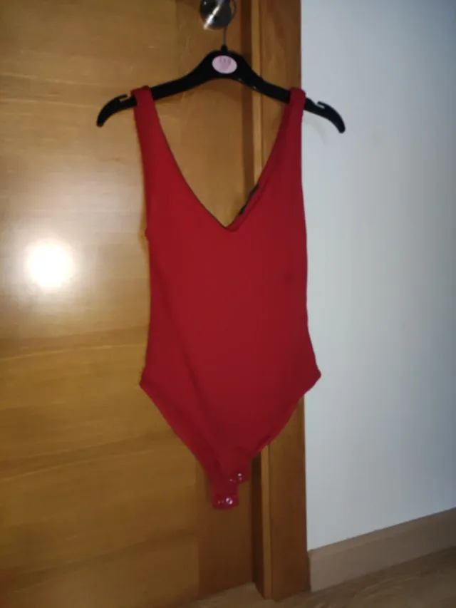 Body rojo tirantes
