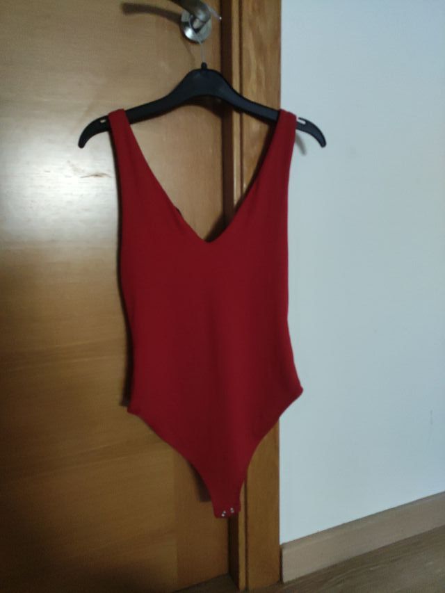 Body rojo tirantes