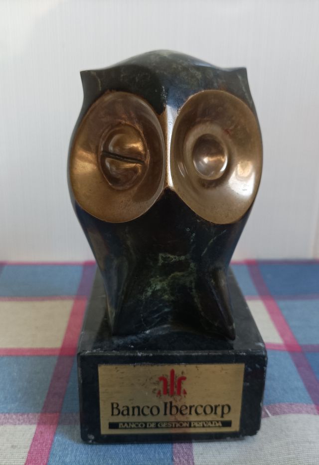 Torres Guardia. Escultura Búho en Bronce. Firmada.