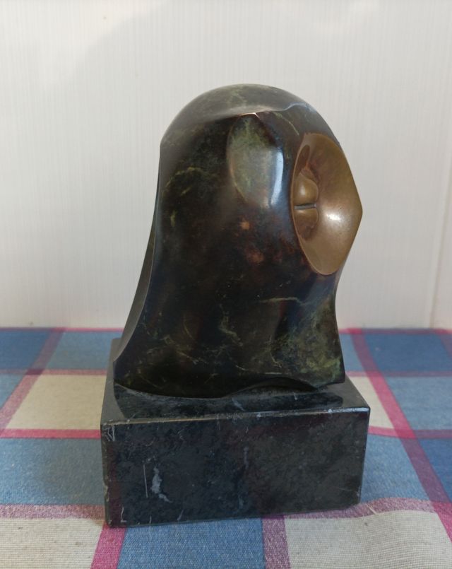 Torres Guardia. Escultura Búho en Bronce. Firmada.