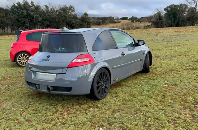 Cuadro instrumentos Renault Megane II RS2/F1H.