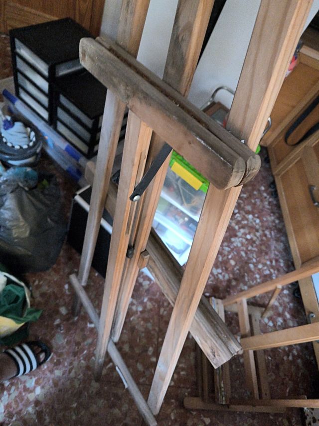 Caballete de madera para pintar