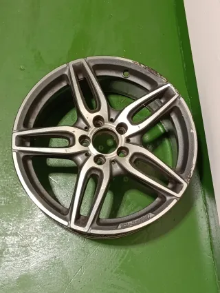 Llanta Mercedes AMG original 18" 