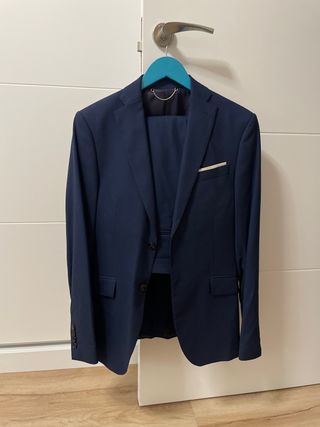 Traje azul elegante