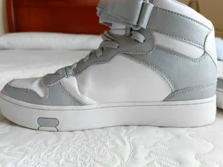 Tenis Fila Talla 41 Gris y Blanco