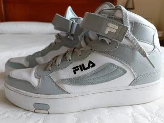 Tenis Fila Talla 41 Gris y Blanco