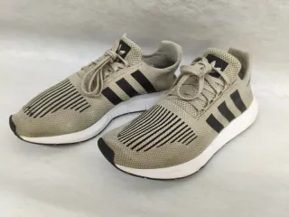 Zapatillas Adidas Beige y Negras