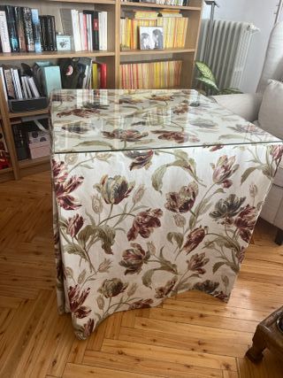 Mesa camilla cuadrada con faldilla y cristal