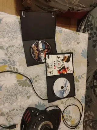 Joystick Thrustmaster + 2 Juegos PC