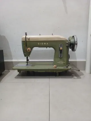 Máquina de coser antigua Sigma