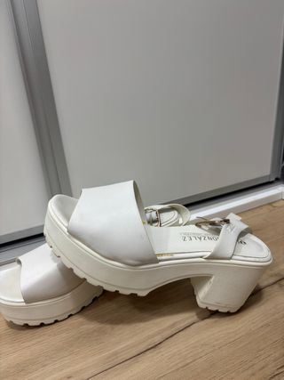 Sandalias blancas tacón plataforma