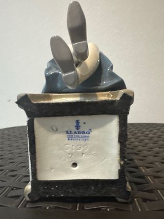 Figura Lladró Graduada Sentada