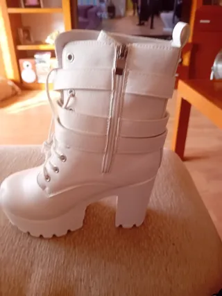Botas blancas talla 36