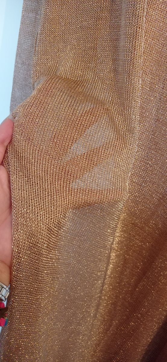 Vestido largo dorado brillante