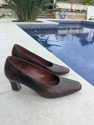 Zapatos de piel de serpiente LUXAX marrones