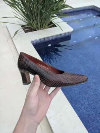 Zapatos de piel de serpiente LUXAX marrones