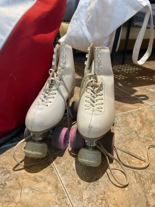 Patines artísticos blancos