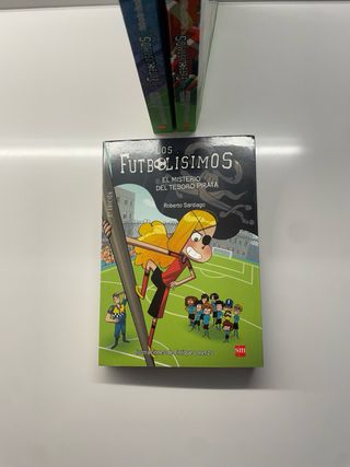 Los Futbolísimos 1: El misterio de los árbitros...