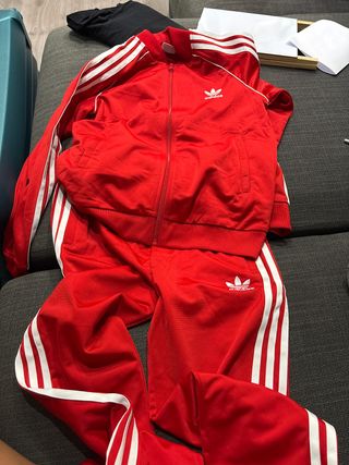 Chándal Adidas Rojo, talla 11-12 años