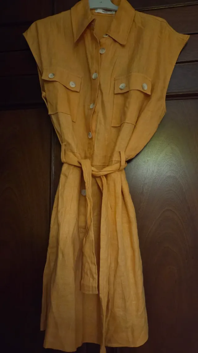 Vestido naranja de lino con cinturón