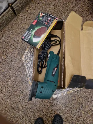 3 Herramientas Eléctricas Parkside
Martillo cincel