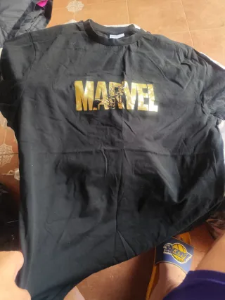 Camiseta Marvel Negra Talla L
