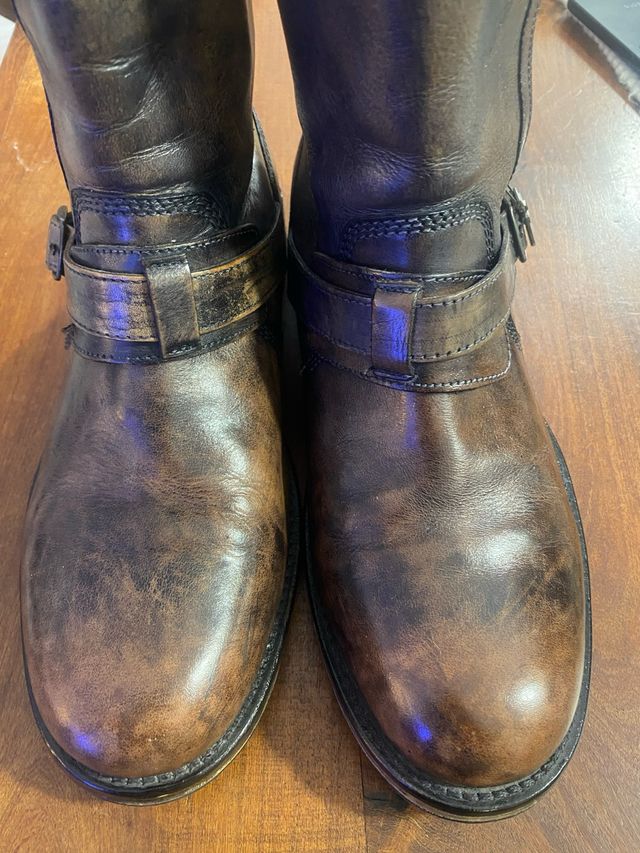 Botas de cuero marrones y negras Son talla 41/42