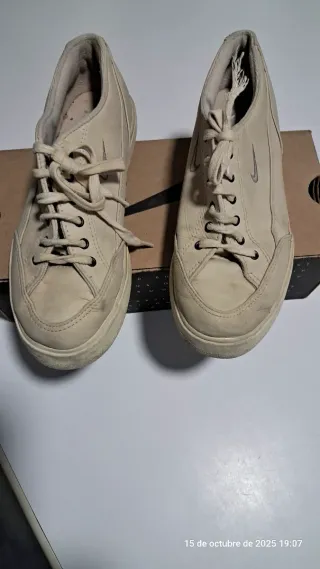 Zapatillas Nike Beige Mujer