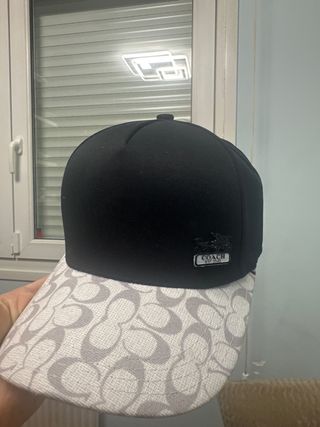 Gorra Coach Negra y Gris